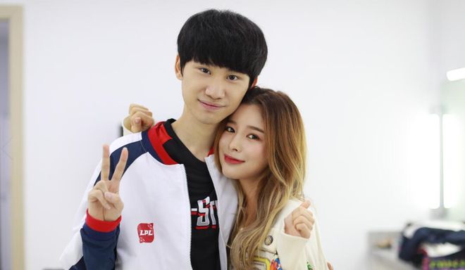 迷看到了他 迷看到了他